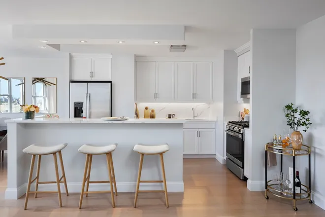 155 West 68th Street #2105, New York, NY 10023
