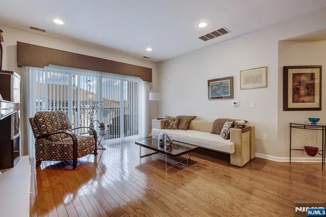 10402 Warrens #4th FLOOR, NEW, Wanaque, NJ 07465