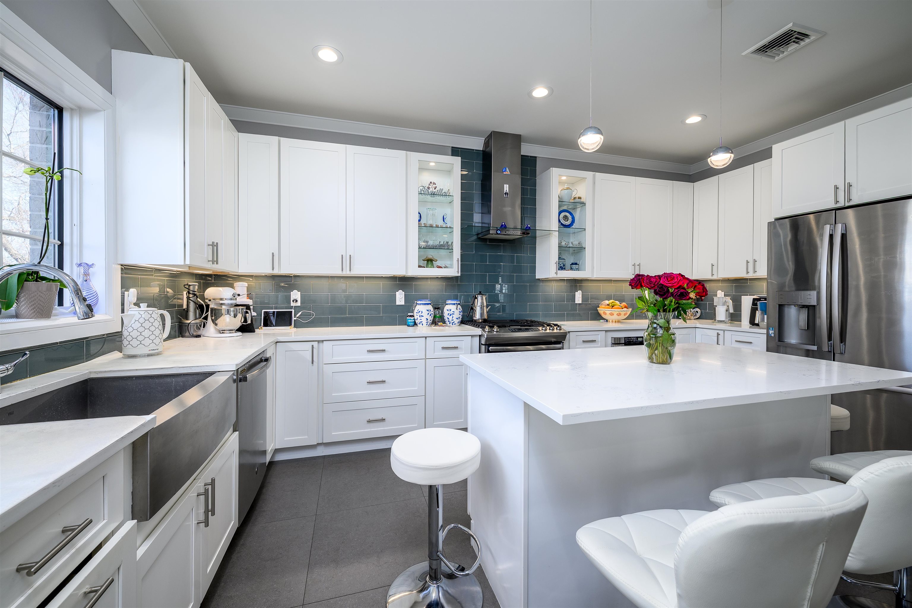 2021 FLETCHER Avenue, Fort Lee Borough, Fort Lee, NJ 07024 - Property photo 4 of 28