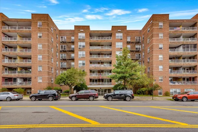60-11 Broadway #3A, Flushing, NY 11377
