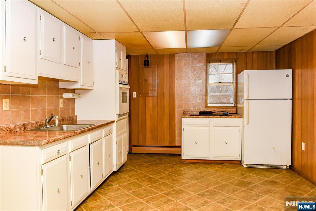 213 Otterhole, West Milford Township, West Milford, NJ 07480 - Property photo 2 of 27