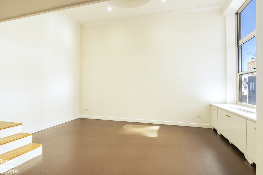 120 East 87th Street #R18H, Carnegie Hill, Manhattan, NY 10128 - Property photo 3 of 13