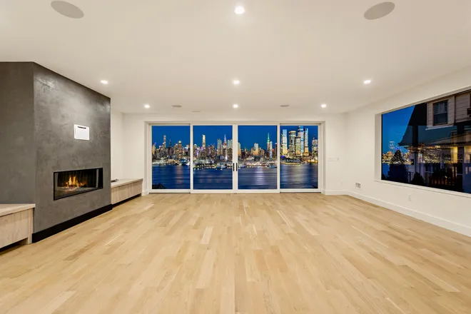 58 KING Avenue, Weehawken, NJ 07086