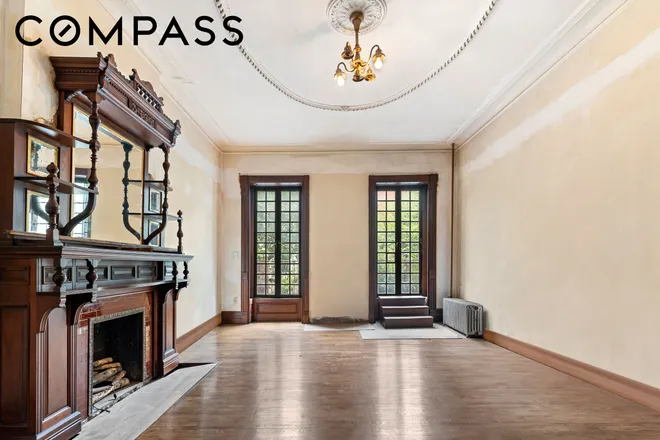 352 West 122nd Street, New York, NY 10027