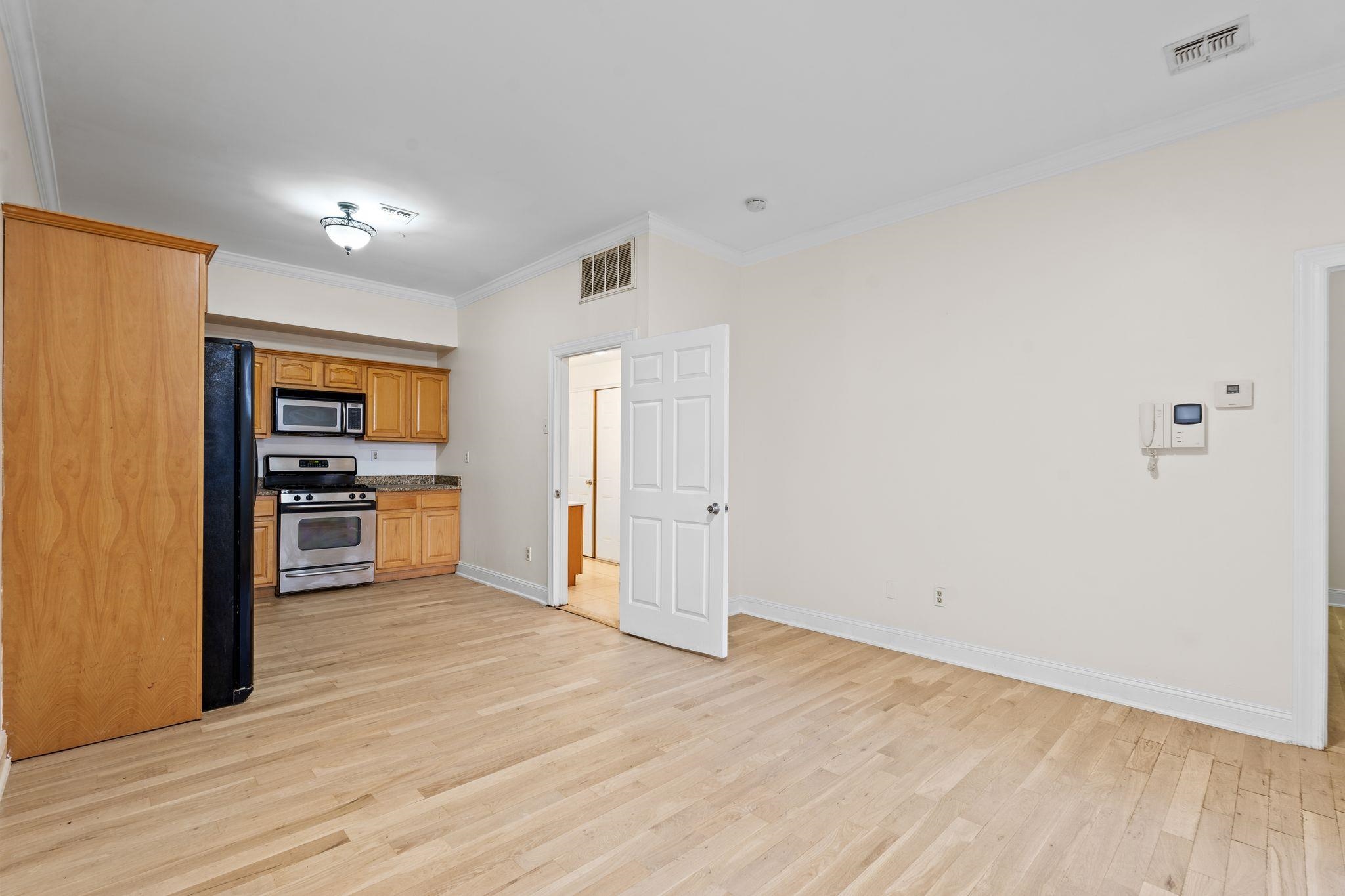85 BROADWAY, Jersey City, JC Journal Square, NJ 07306 - Property photo 5 of 19