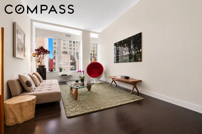 111 Fulton Street #601, New York, NY 10038
