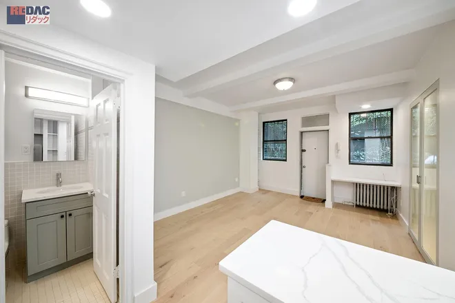211 East 35th Street #1-M, New York, NY 10016