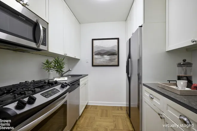50 SUTTON Place #3K, New York, NY 10022