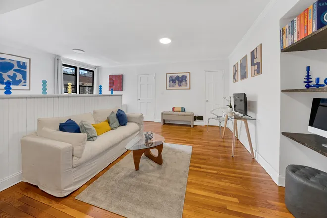 60 East 9th Street #642, New York, NY 10003