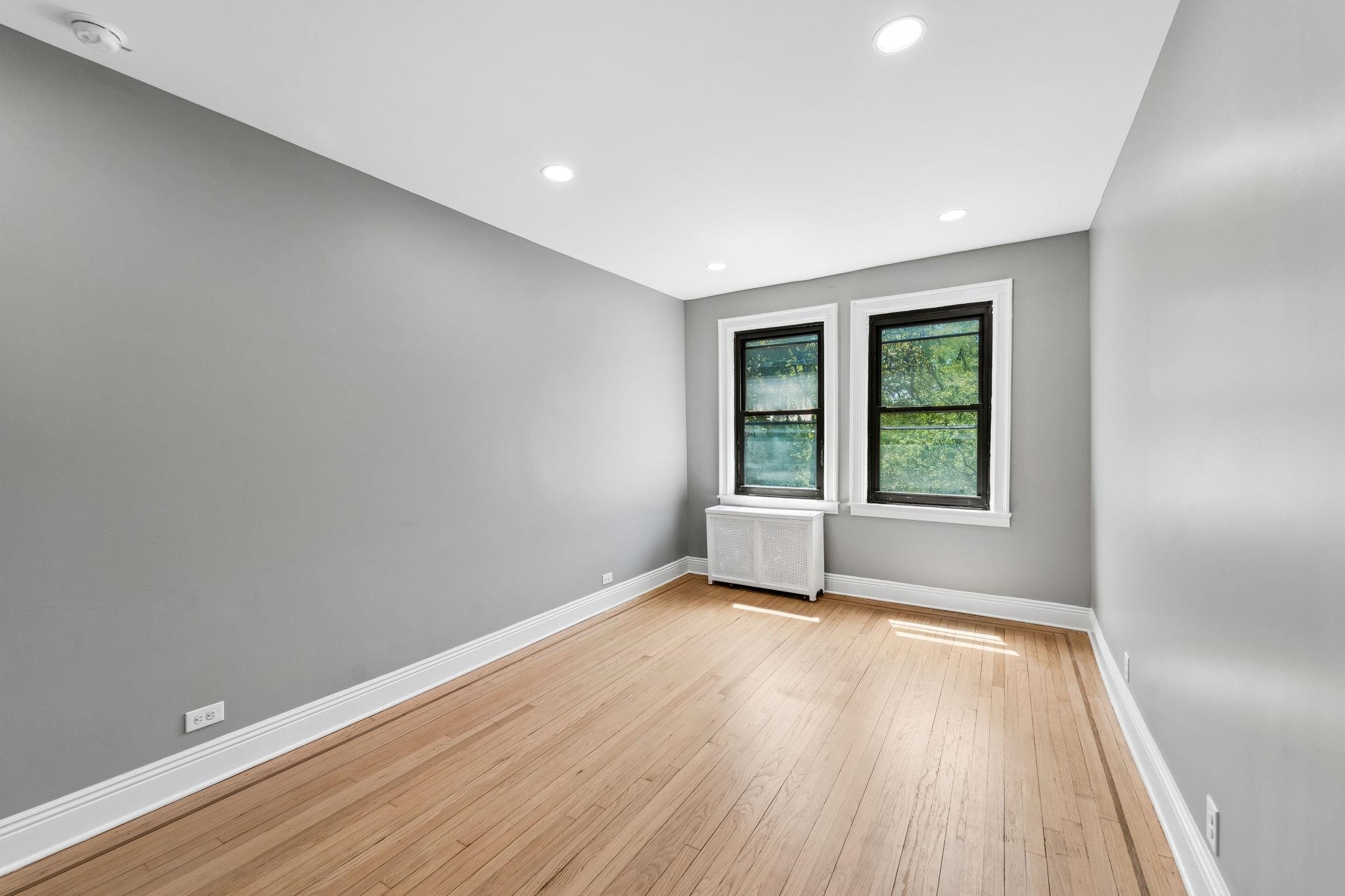 131 KENSINGTON Avenue, Jersey City, JC Journal Square, NJ 07304 - Property photo 5 of 23
