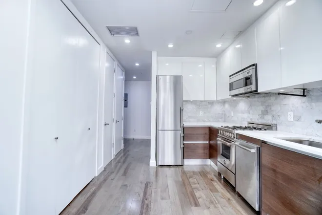 11-35 45th Avenue #3H, Long Island City, NY 11101