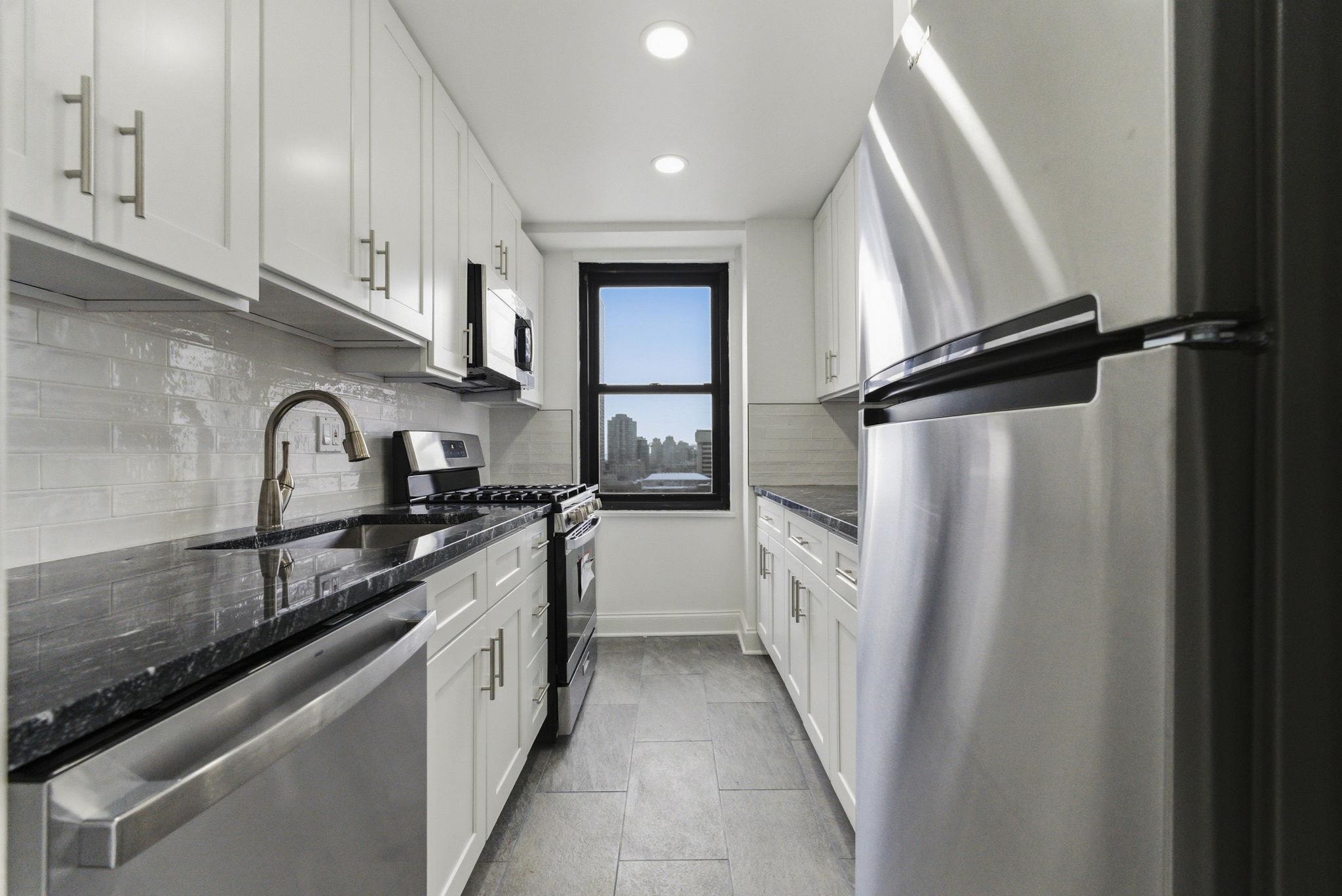 225 Street PAULS Avenue, Jersey City, JC Journal Square, NJ 07306 - Property photo 3 of 37