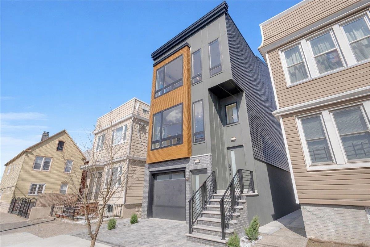 206 CLENDENNY Avenue, Jersey City, JC West Bergen, NJ 07304-1202 - Property photo 2 of 35