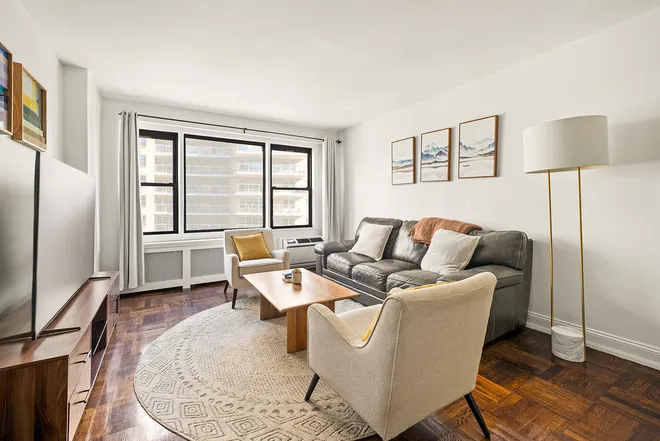 245 East 24th Street #9D, New York, NY 10010