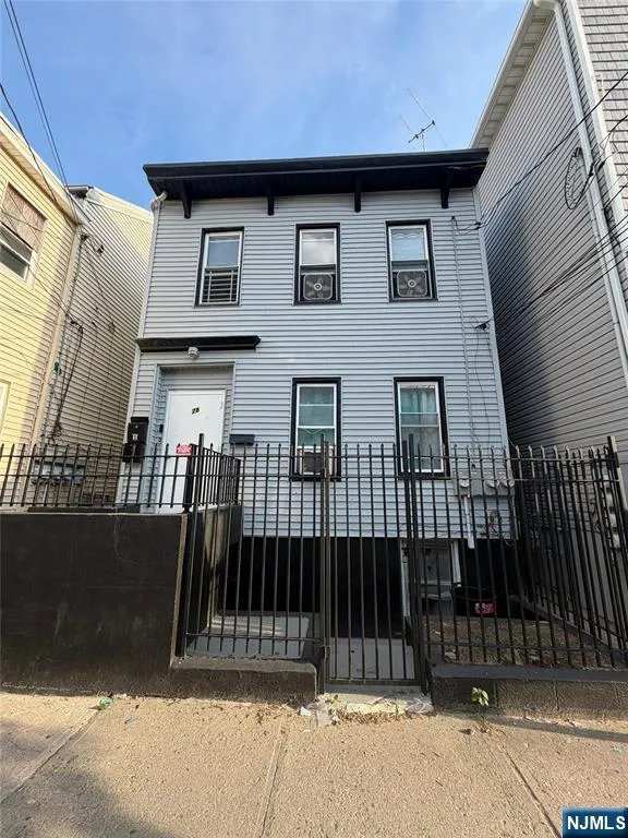 78 16th, Paterson, NJ 07501