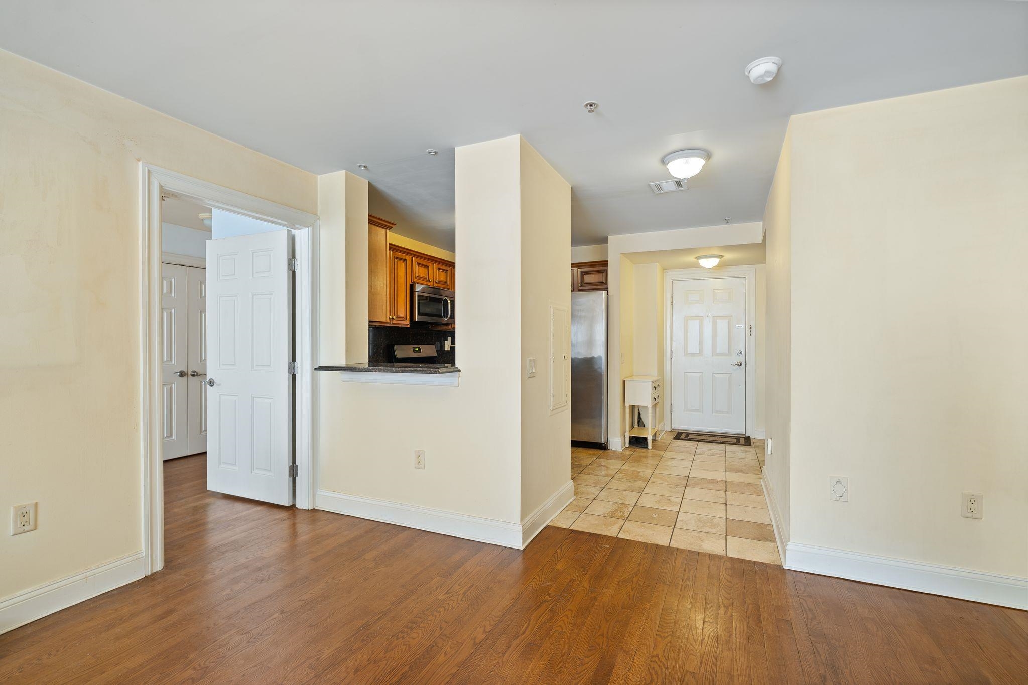 41-47 BROADWAY, Jersey City, JC Journal Square, NJ 07306 - Property photo 3 of 20