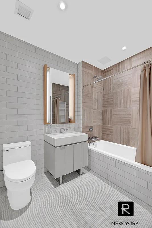 22-18 Jackson Avenue #421, Long Island City, Queens, NY 11101 - Property photo 5 of 19