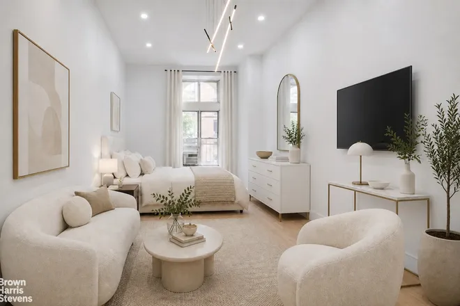 23 WAVERLY Place #2Y, New York, NY 10003