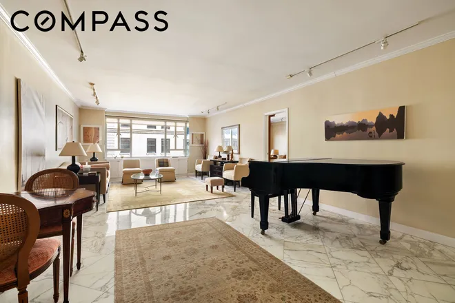 30 East 62nd Street #4A, New York, NY 10065