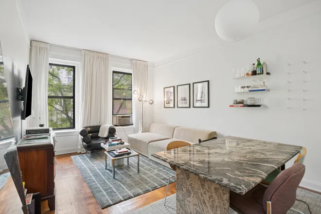 317 East 18th Street #4A, New York, NY 10003