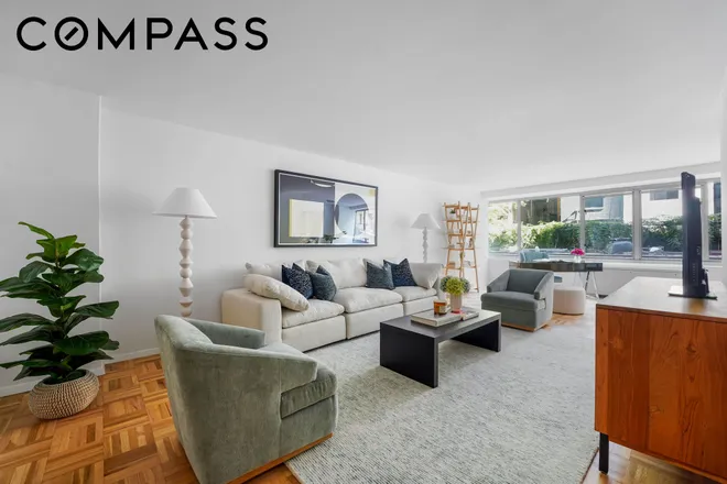 315 West 70th Street #2D, New York, NY 10023