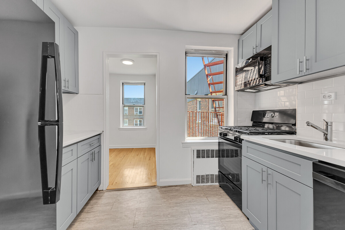 67-10 108th Street #6A, Forest Hills, Queens, NY 11375 - Main property photo