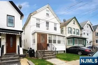 18 Llewellyn, West Orange, NJ 07052