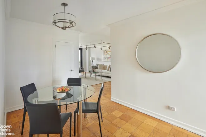 301 East 87th Street #22A, New York, NY 10128