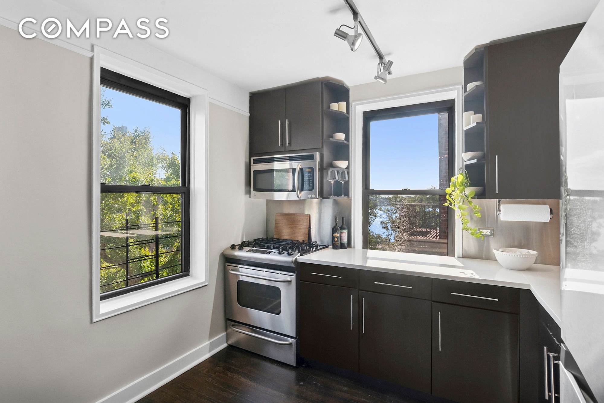 9511 Shore Road #606, Bay Ridge, Brooklyn, NY 11209 - Property photo 5 of 17