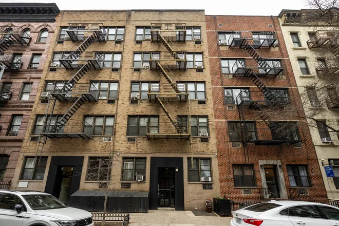 319 East 90th Street #1, New York, NY 10128