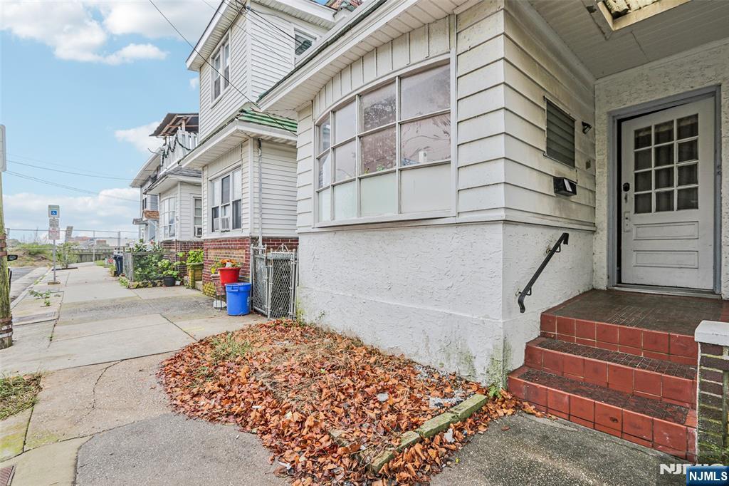107 Saint Davids, Atlantic City, Atlantic City, NJ 08401 - Property photo 5 of 26