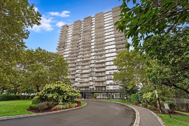 6050 Boulevard EAST, West New York, NJ 07093