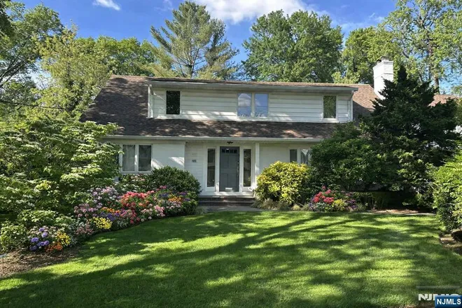 711 Camperdown, Teaneck, NJ 07666