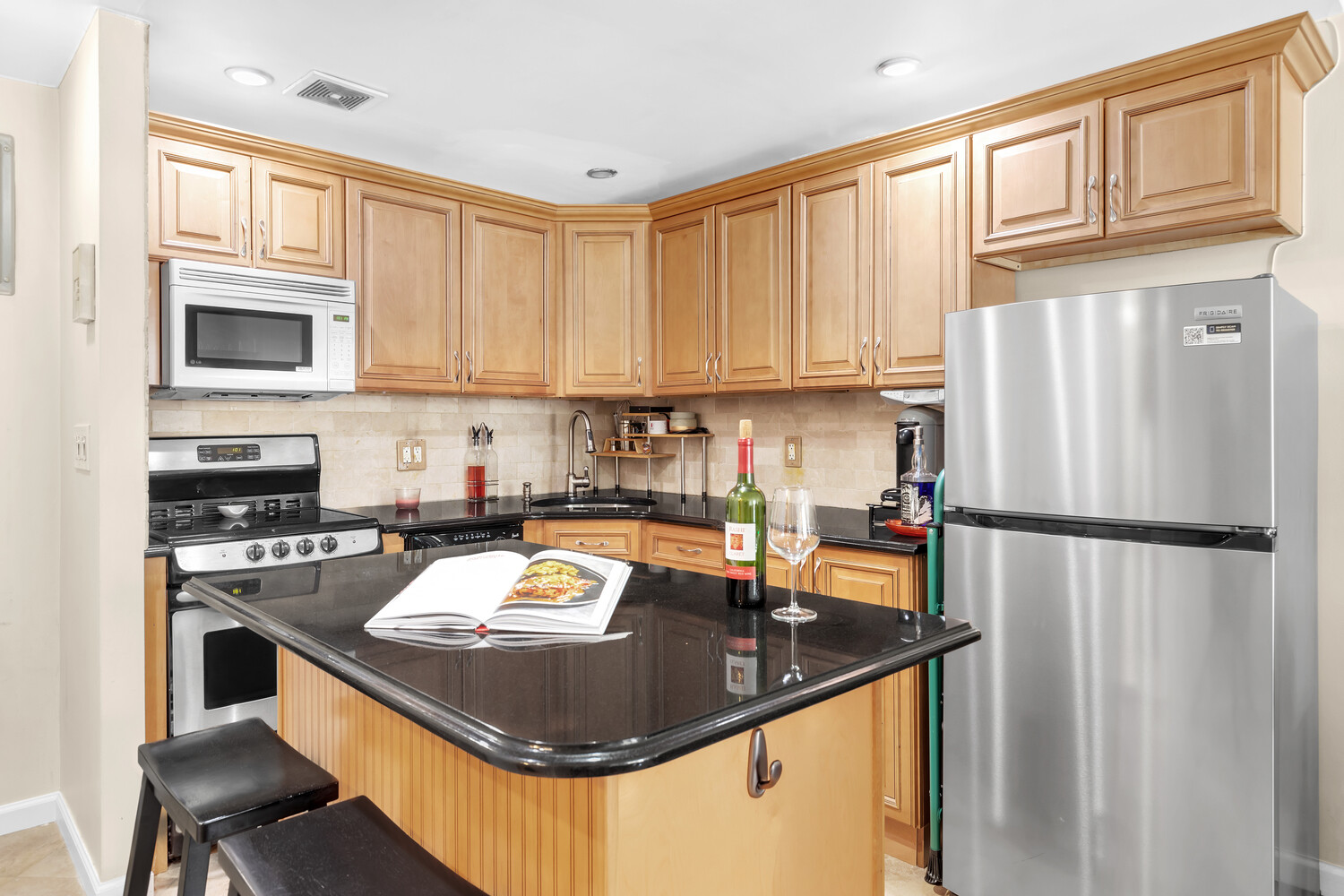 308 101st Street #44C, Fort Hamilton, Brooklyn, NY 11209 - Property photo 4 of 10