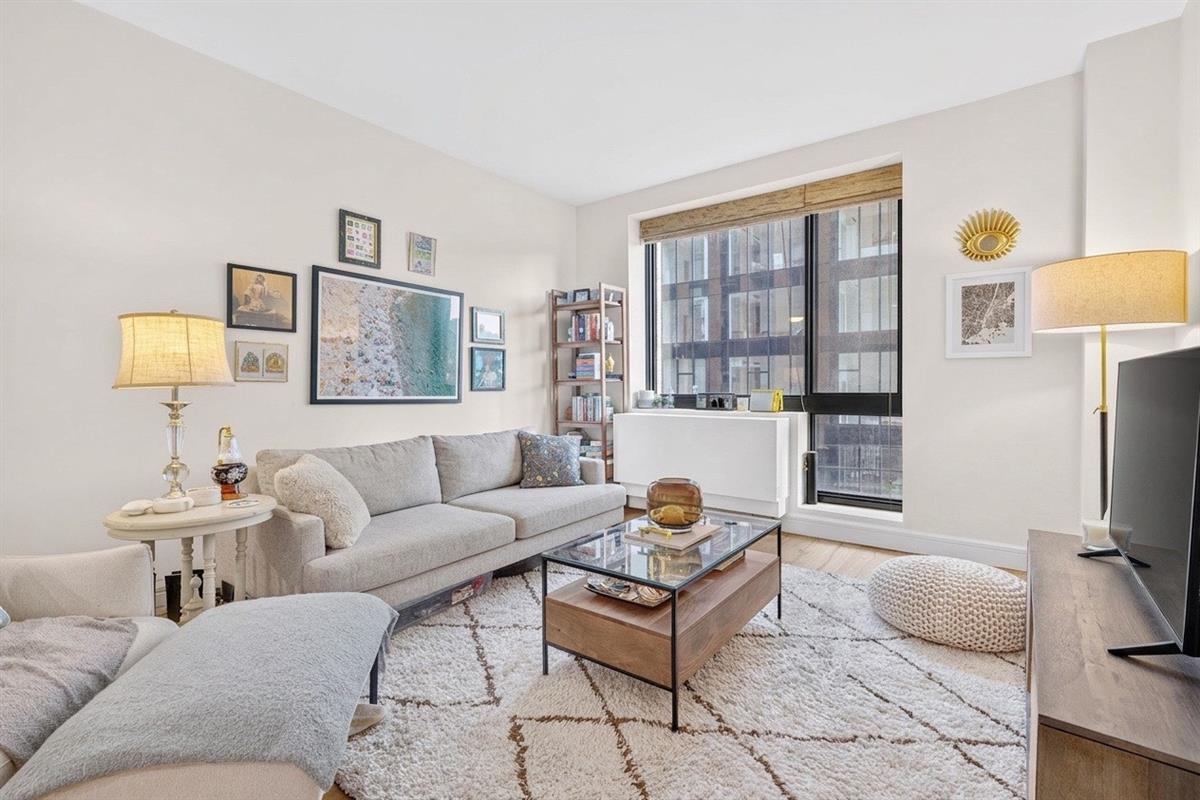25-21 43rd Avenue #302, Long Island City, Queens, NY 11101 - Main property photo