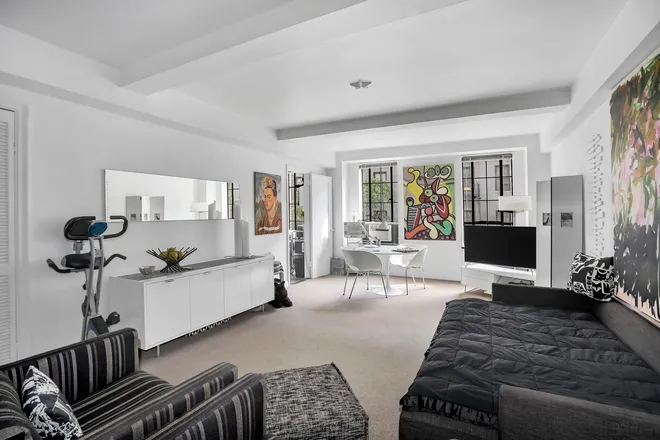 353 West 56th Street #3J, New York, NY 10019