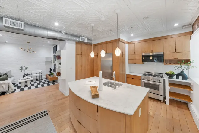 520 LAGUARDIA Place #1S, New York, NY 10012