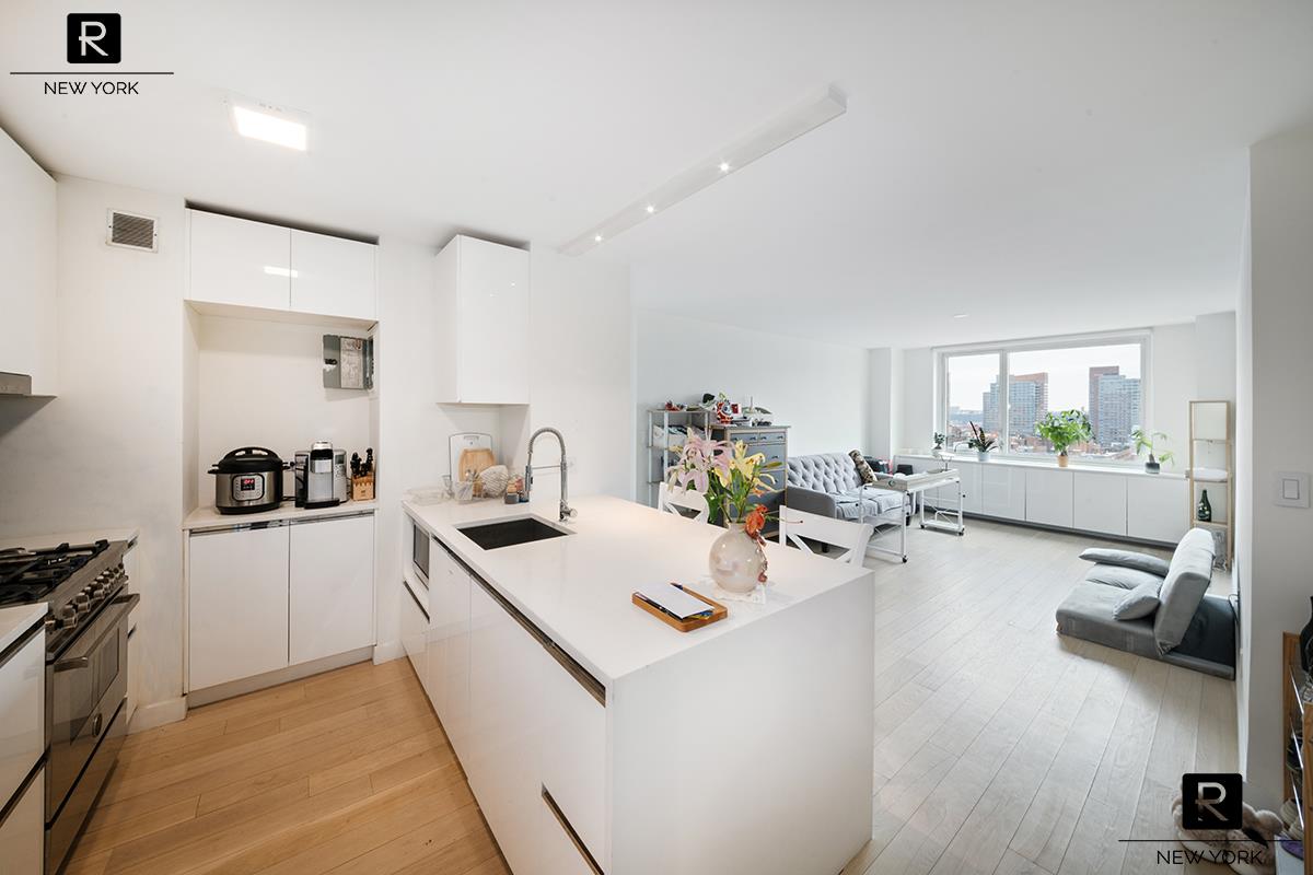 301 West 53rd Street #13-A, Hell's Kitchen, Manhattan, NY 10019 - Property photo 2 of 29