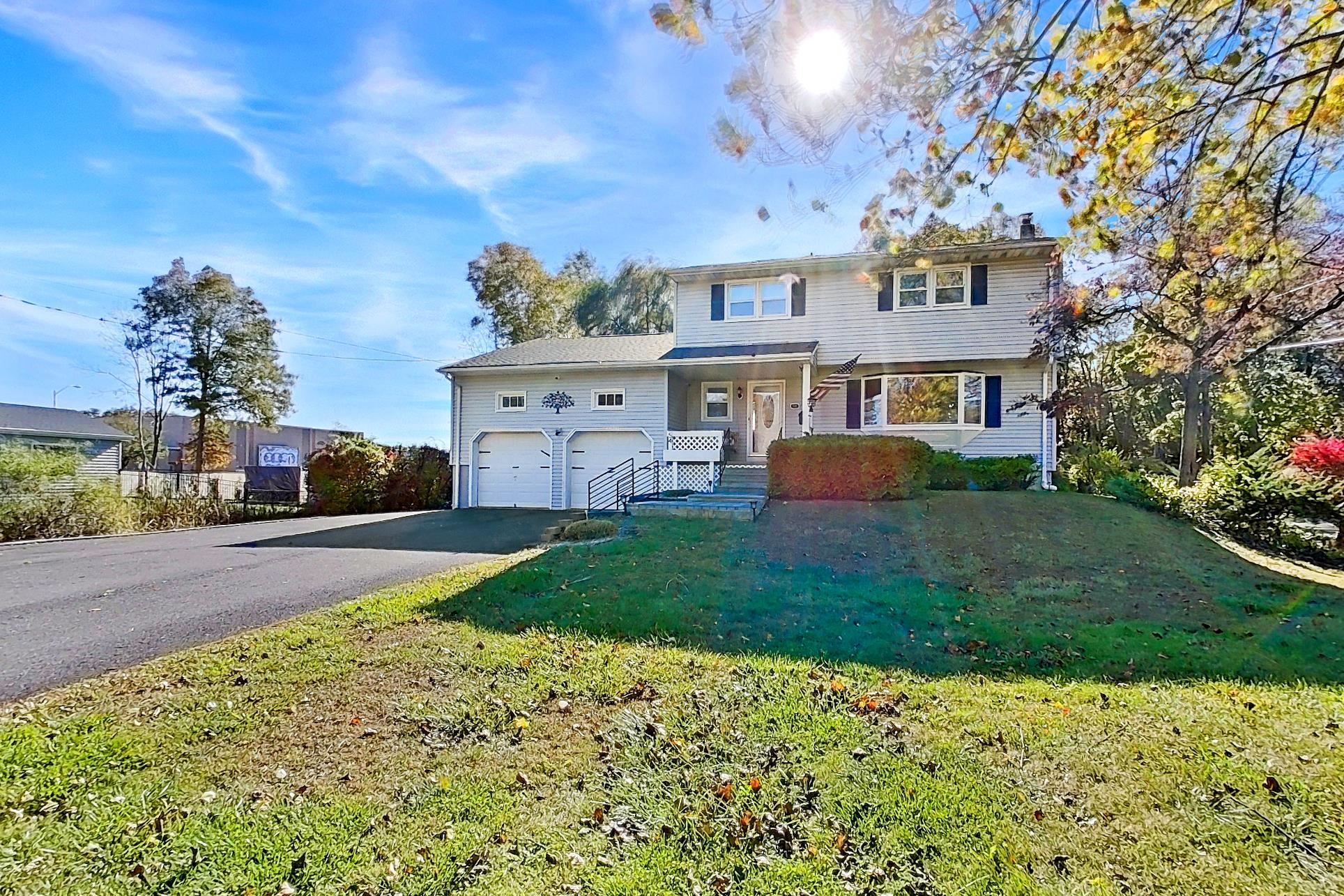 54 Mapledale Avenue, Roxbury Township, ROXBURY TOWNSHIP, NJ 07876-1647 - Property photo 2 of 50