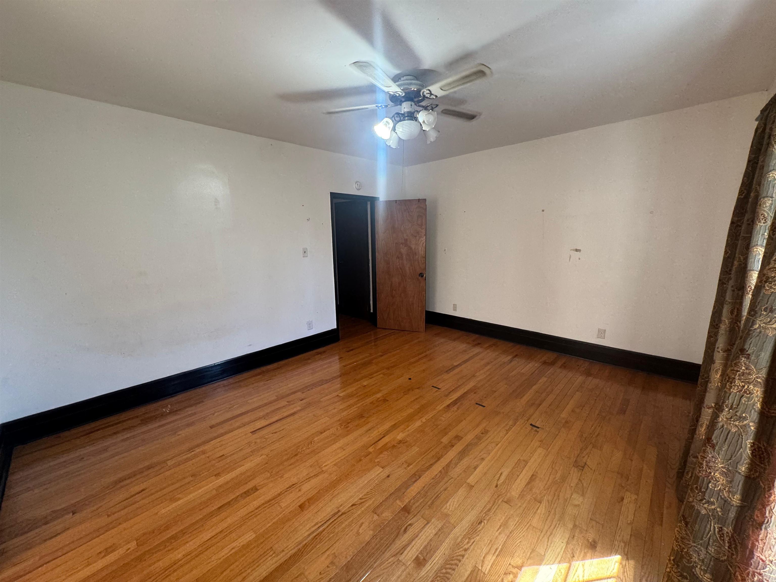 68 DANFORTH Avenue, Jersey City, JC Greenville, NJ 07304 - Property photo 4 of 24