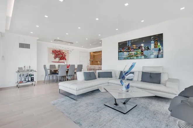 200 East 69th Street #31-A, New York, NY 10021