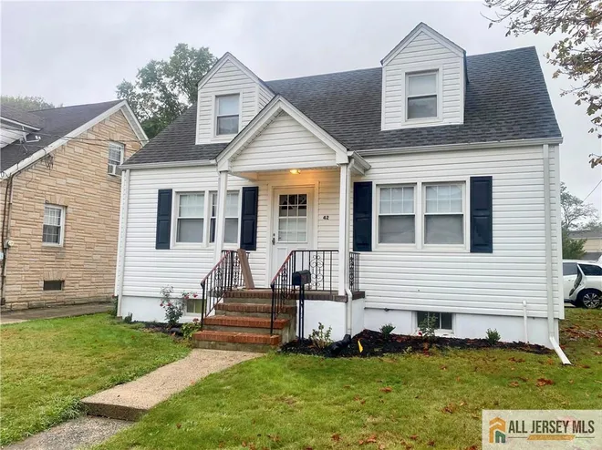 42 Burton Avenue, Port Washington & Washin, NJ 08882