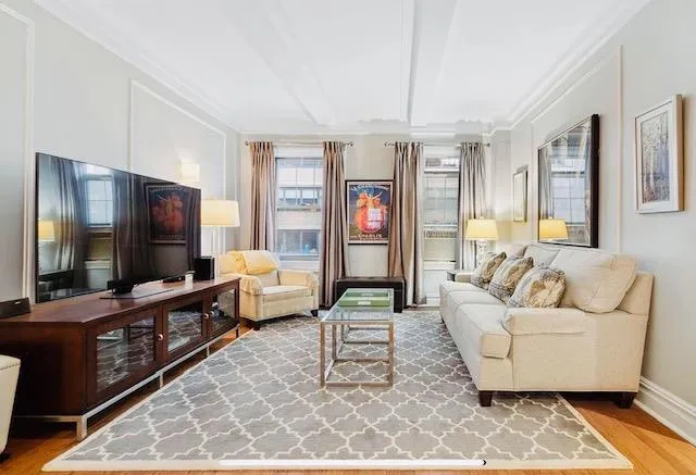 25 West 64th Street #4-A, New York, NY 10023