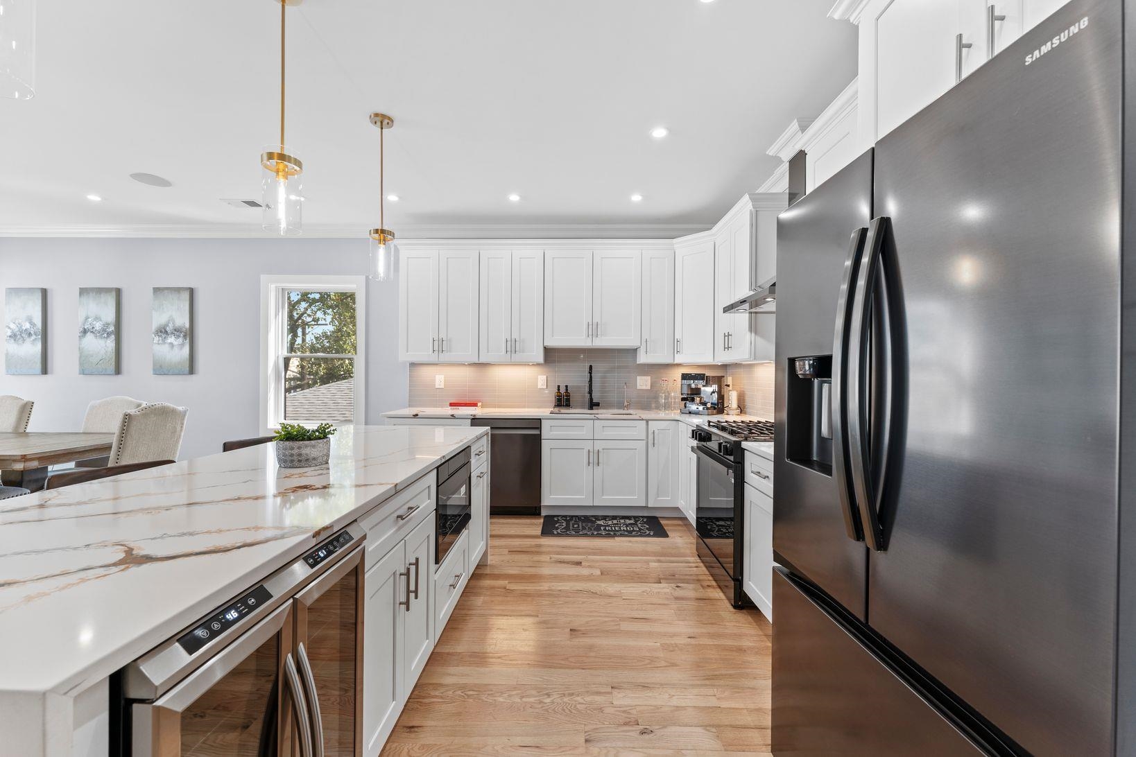 335 VIRGINIA Avenue, Jersey City, JC West Bergen, NJ 07304 - Property photo 3 of 40