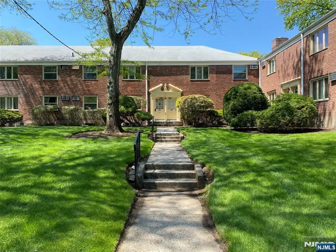 50 1st #4 B, Bergenfield, NJ 07621