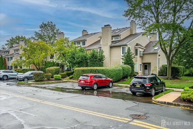 2 Farnham Square, Carriage Hms/Reflections, NJ 08859