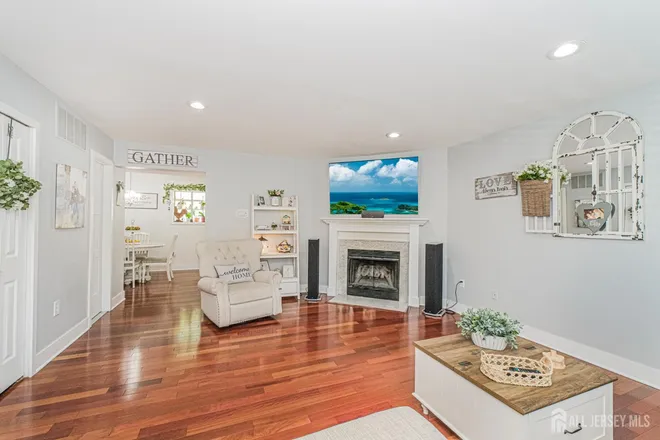 4 Shilling Way, Three Pence Brooke, NJ 08527