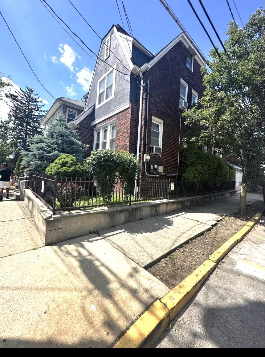 800 85th Street, North Bergen Township, North Bergen, NJ 07047 - Property photo 2 of 4