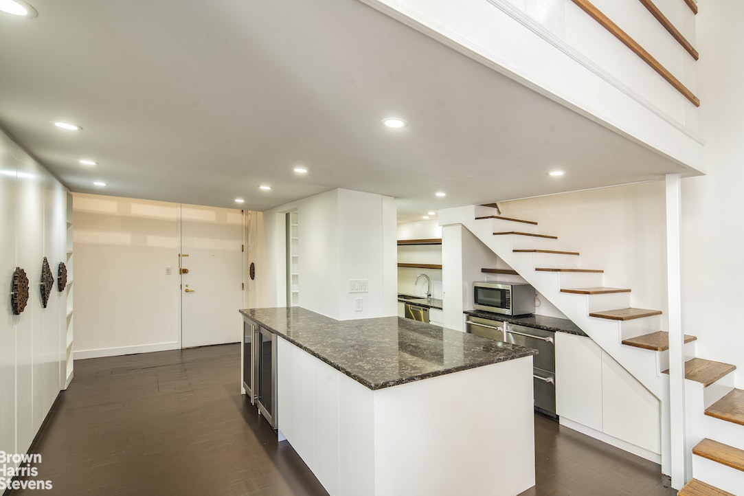 120 East 87th Street #R18H, Carnegie Hill, Manhattan, NY 10128 - Property photo 5 of 13