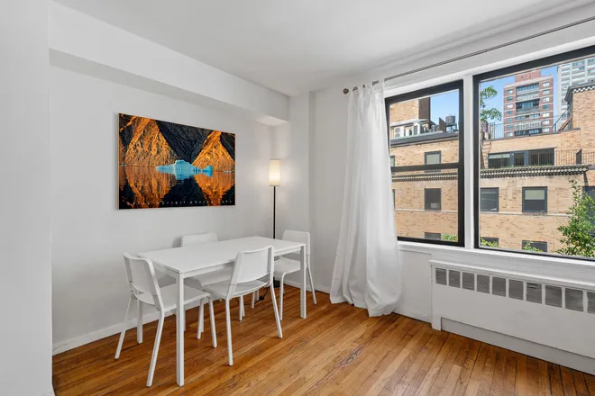 330 East 70th Street #6D, New York, NY 10021